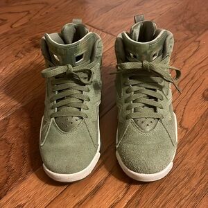 Jordan Nike Air Army Green Sneakers - size 4